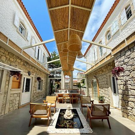 Monk Hotel Alacatı Bagian luar foto