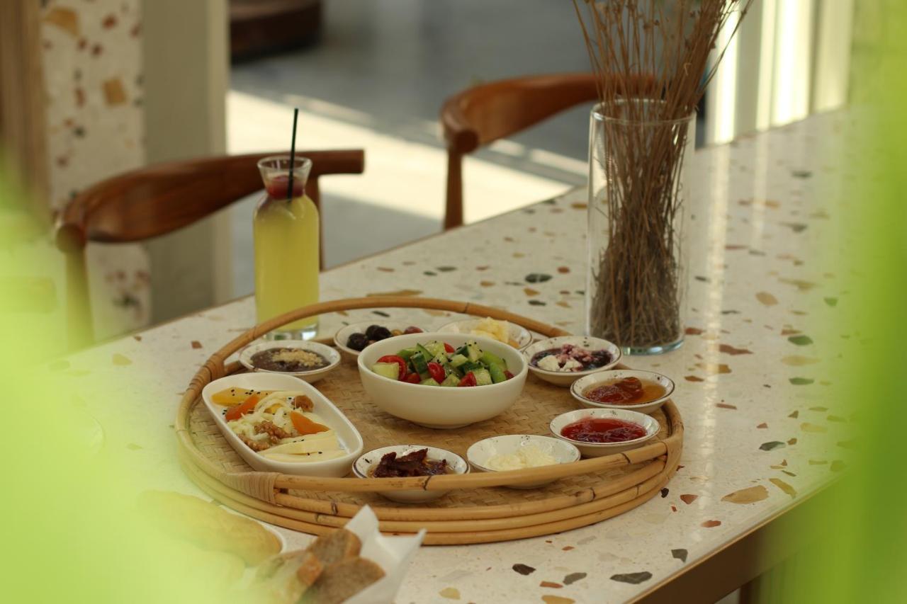 Monk Hotel Alacatı Bagian luar foto