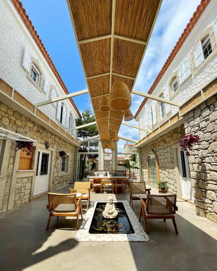 Monk Hotel Alacatı Bagian luar foto