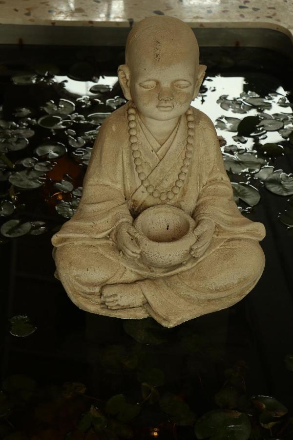 Monk Hotel Alacatı Bagian luar foto