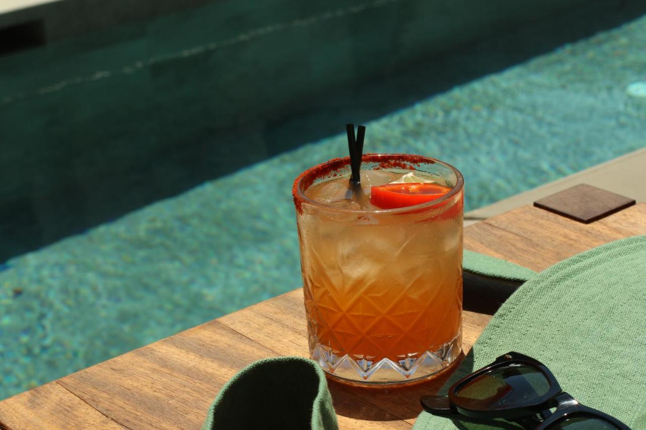 Monk Hotel Alacatı Bagian luar foto