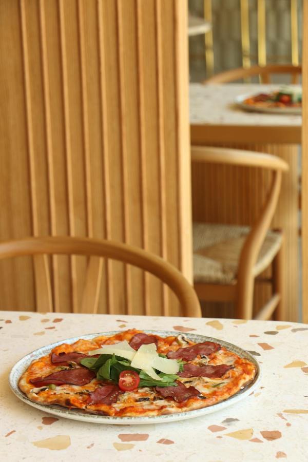 Monk Hotel Alacatı Bagian luar foto