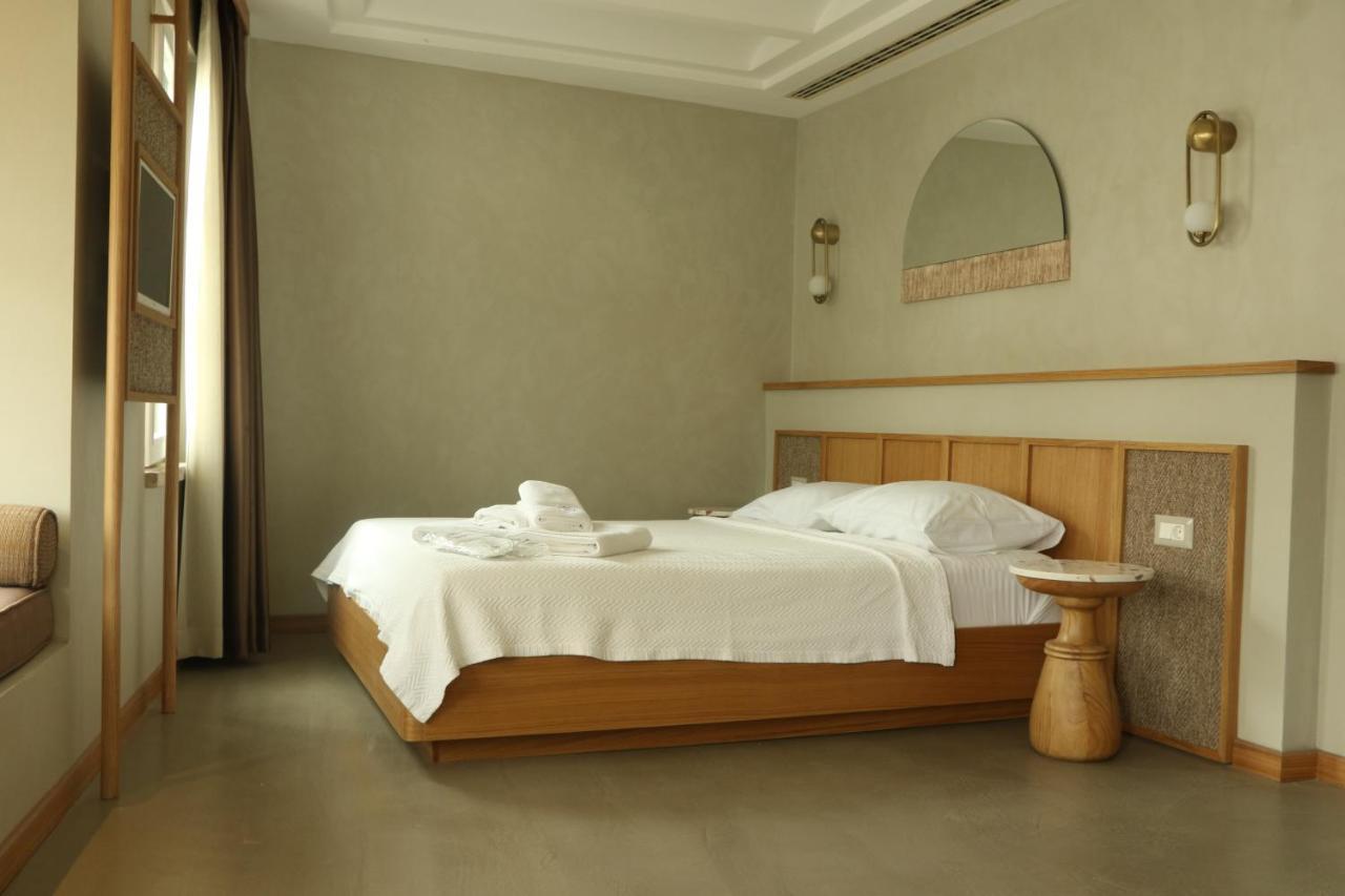Monk Hotel Alacatı Bagian luar foto