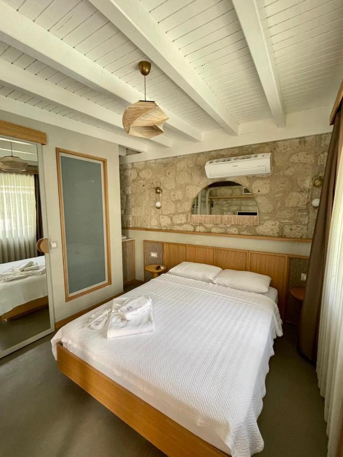 Monk Hotel Alacatı Bagian luar foto