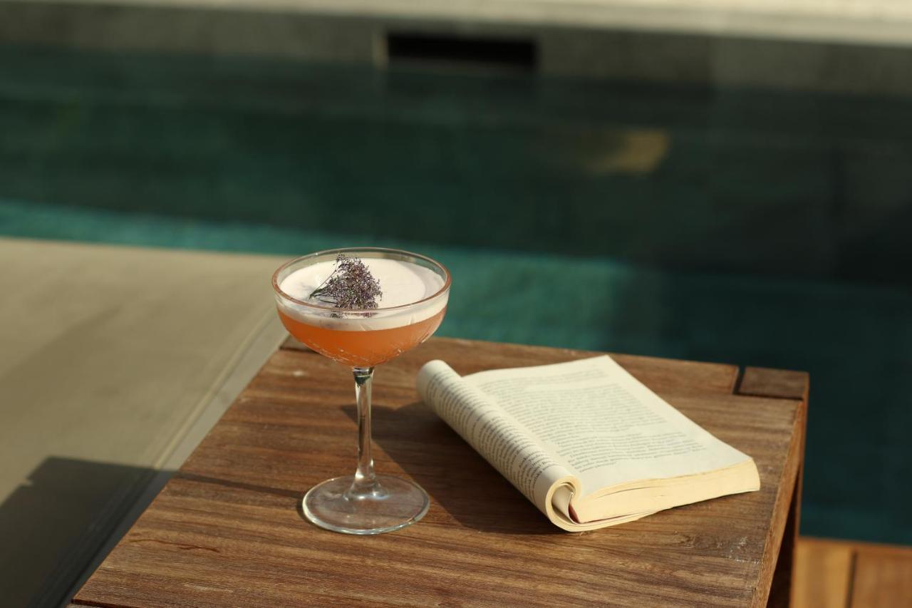 Monk Hotel Alacatı Bagian luar foto