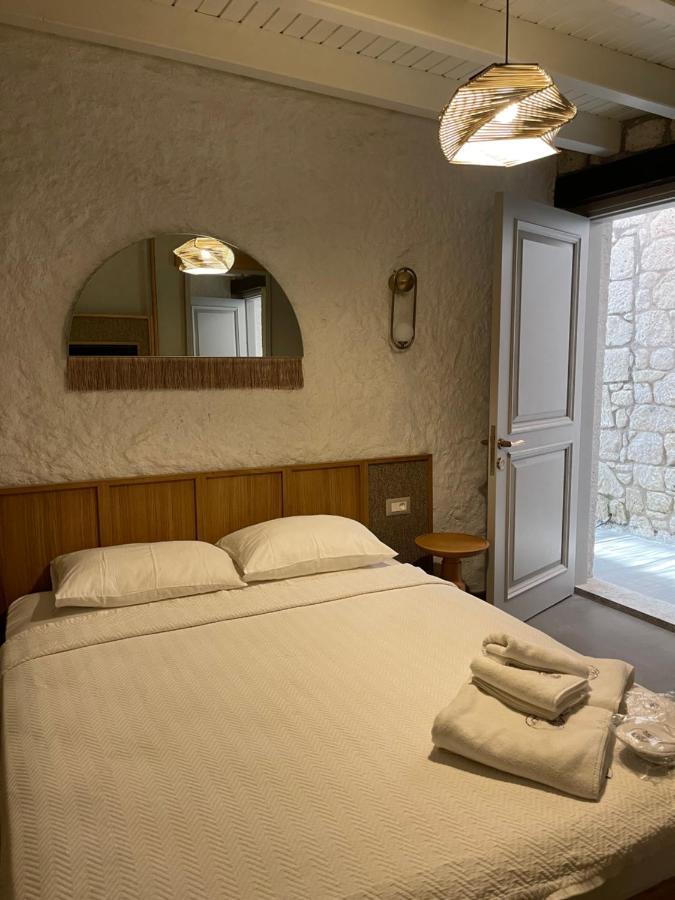 Monk Hotel Alacatı Bagian luar foto